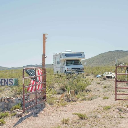 Camping At Desert Gardens Oasis In Lobo, Tx Van Horn Exteriör bild