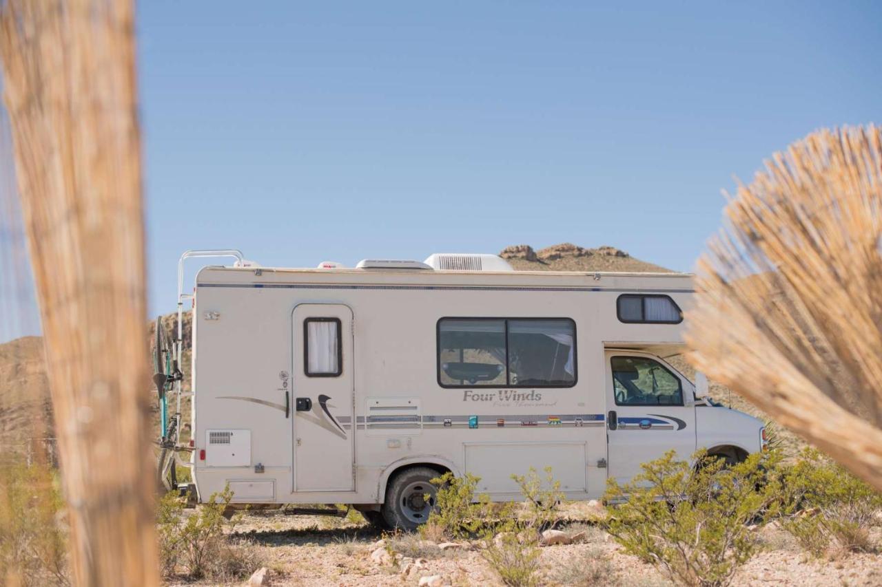 Camping At Desert Gardens Oasis In Lobo, Tx Van Horn Exteriör bild