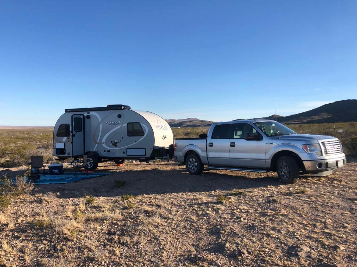 Camping At Desert Gardens Oasis In Lobo, Tx Van Horn Exteriör bild